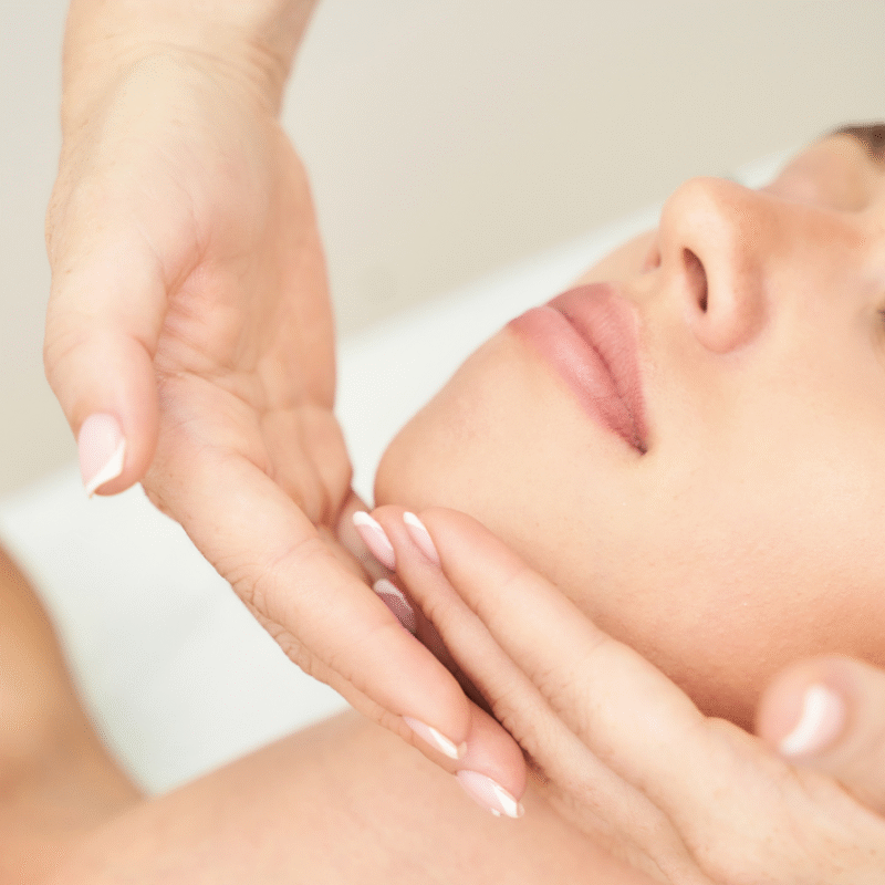 Oczyszczanie manualne twarzy