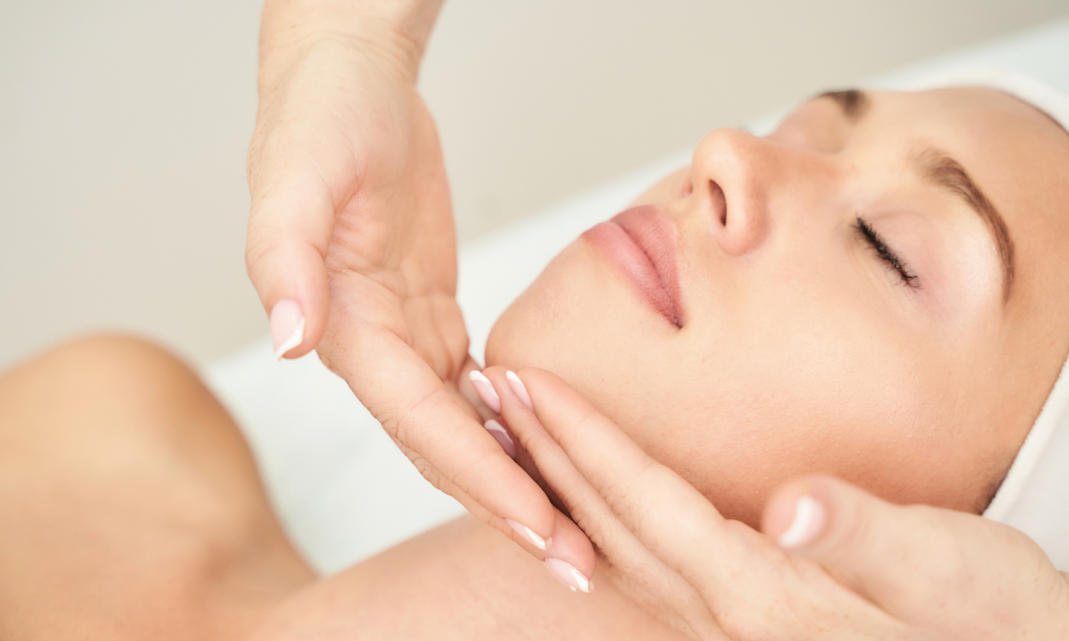 Oczyszczanie manualne twarzy